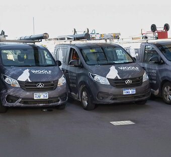 https://bayswaterblockeddrains.com.au/uploads/2025/07/group-of-vans.jpg